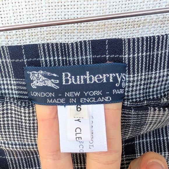 Burberry Wool Blend Plaid Pleated A-line Wrap Skirt, size 6 - Picture 3 of 7